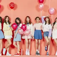 Ketika ditanya berapa banyak yang ia bisa minum, ia pun menjawab dengan jawab yang diplomatis. (Foto: Soompi.com)