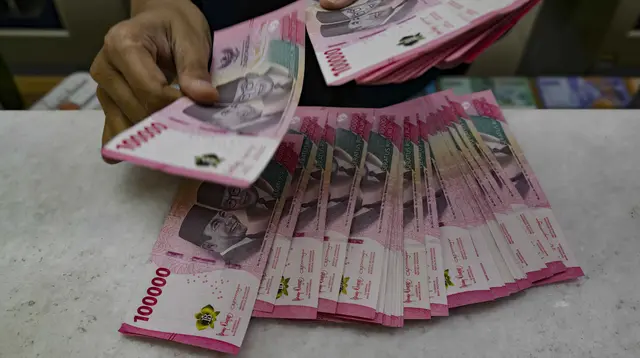 Rupiah Nyaris Sentuh 18.200 per Dolar AS, BI Ungkap Biang Keroknya