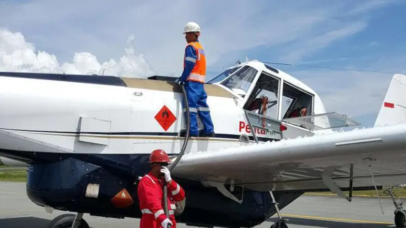 Pesawat khusus pengangkut BBM Pertamina.