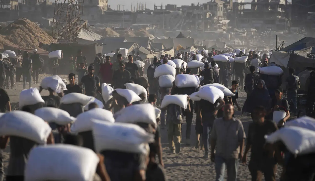 Salah satu permasalahan yang dihadapi oleh Badan Pangan Dunia saat mengirimkan bantuan adalah faktor keamanan. (AP Photo/Jehad Alshrafi)