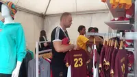 Official Fan Shop Stadion Manahan Beri Diskon Khusus Laga Semifinal hingga Final Piala Dunia U-17 2023
