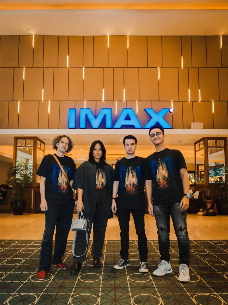 Pengabdi Setan 2: Communion dalam format IMAX.