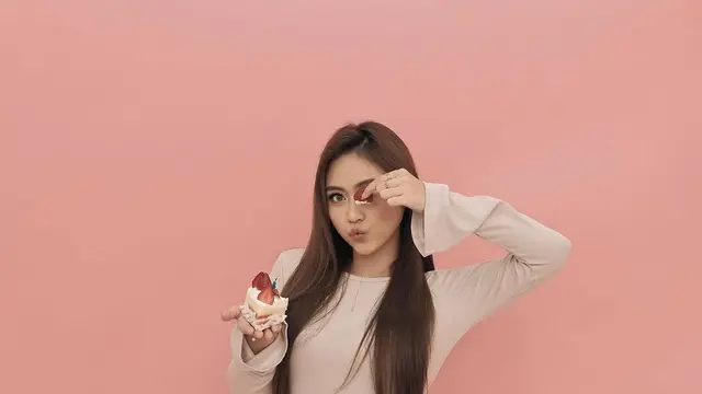 Pemotretan Terbaru Sisca Saras di Momen Ulang Tahun (credit: instagram/_siscasaras_)