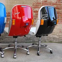 Jika kamu pecinta skuter, jangan lihat kursi vespa ini kalau nggak mau 'mupeng'~