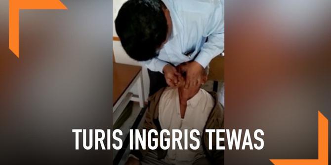 VIDEO: Aksi Pria Cabut Tujuh Gigi Pasien Pakai Tang