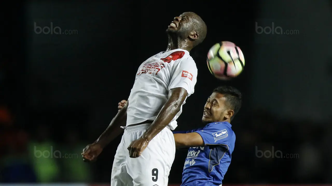 Striker PSM, Bruce Djite