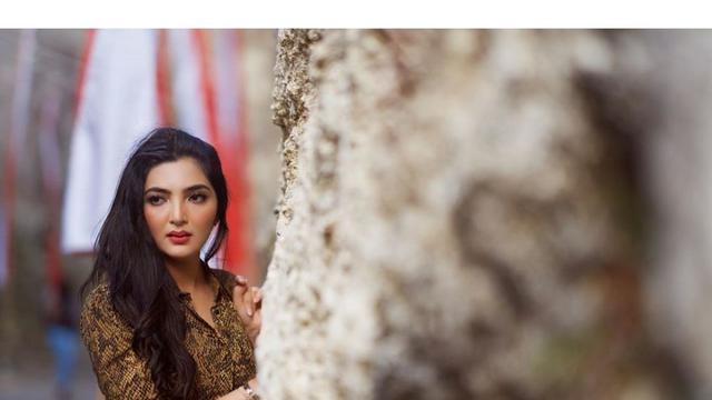 Gaya Ashanty dan Aurel Hermansyah Saat Memakai Baju Motif Ular