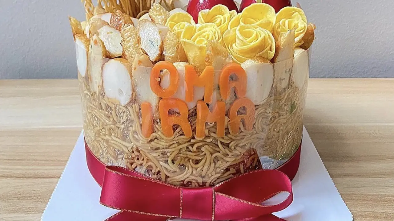 kue ulang tahun yang sedang tren di Singapura, mirip mi goreng Indonesia/dok. Instagram  Nyonya Pantry Sg
