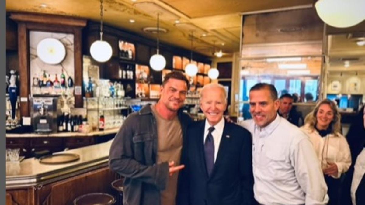 Joe Biden Mendadak Muncul di Lokasi Syuting Serial Reacher yang Dibintangi Agnez Mo dan Anggun