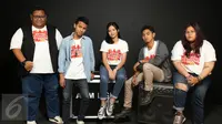 Lima finalis, (ki-ka) Rama, Freza, Anggi, Fatoni dan Sasha berpose saat sesi foto di SCTV Tower, Jakarta, Rabu (17/5). (Liputan6.com/Fatkhur Rozaq)