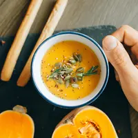 Rahasia resep sup labu rendah kalori namun kaya nutrisi yang pas banget untuk menu makan malam sehat Sahabat Fimela. [Dok/Pexels.com/Nataliya Vaitkevich].