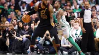 LeBron James jadi penentu kemenangan Cleveland Cavaliers atas Boston Celtics (http://www.bola.com/indonesia/read/3278022/persib-kembali-gunakan-si-jalak-harupat-sebagai-markas-tim?HouseAds&campaign=Persib_Home_STS1)