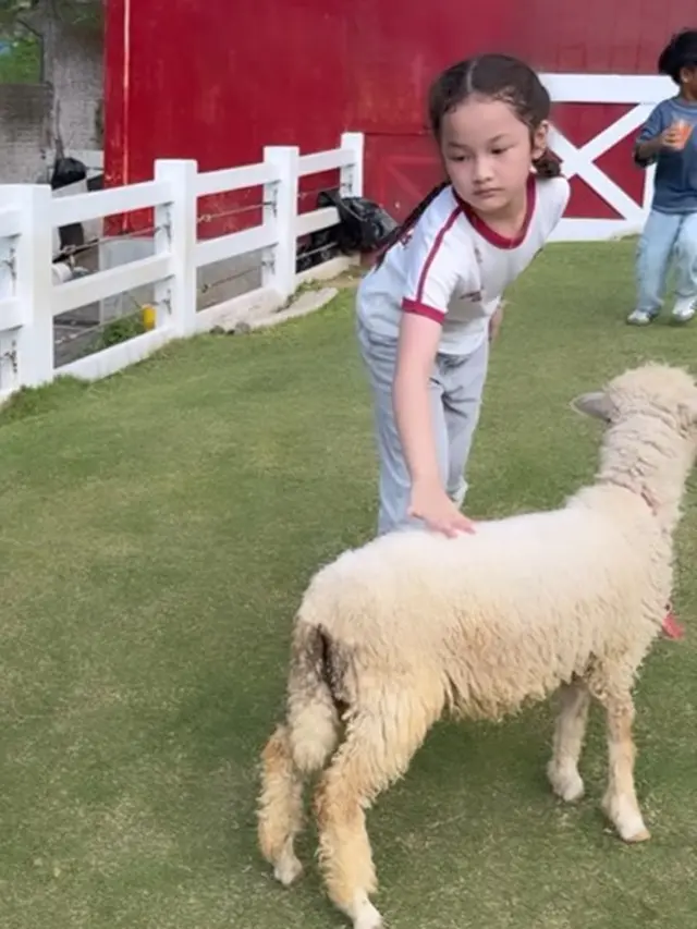 Ussy Sulistiawaty liburan bareng anak (Instagram/ussypratama)