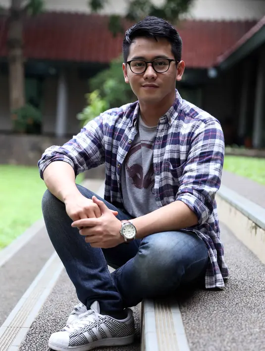 Diakui Ario jika dirinya suka dengan cerita berbau horor meski tak pernah mengalaminya secara langsung. Ia memiliki rasa penasaran dengan wujud makhluk astral. (Nurwahyunan/Bintang.com)