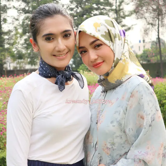6 Momen Reuni Duo Ratu FTV Imel PC dan Revi Mariska, Curi Perhatian