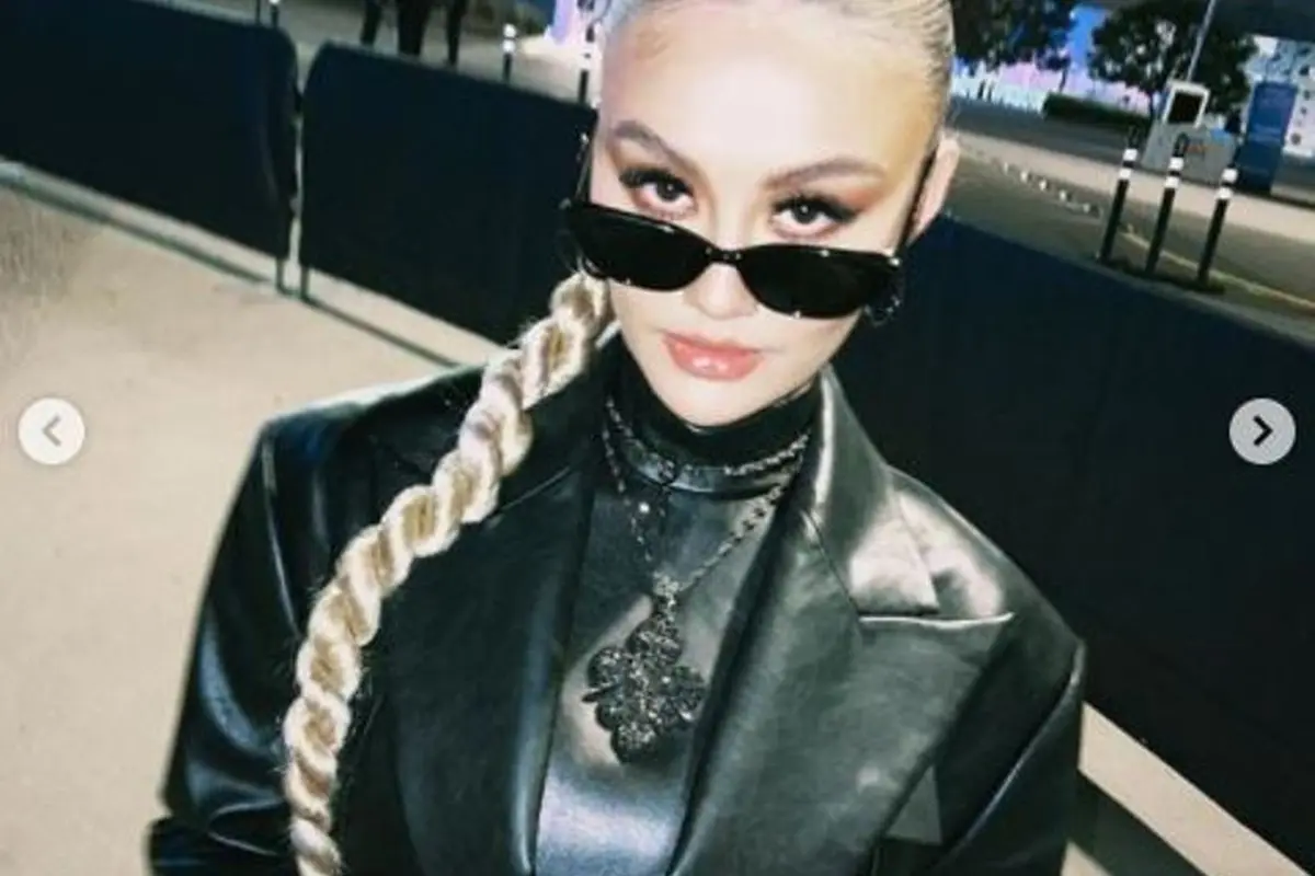 Gaya Serba Hitam Agnez Mo di Billboars Women in Music Awards 2022