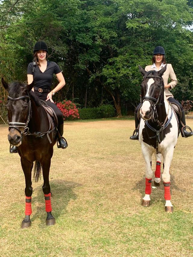 5 Momen Seru Adinda Bakrie dan Nia Ramadhani Menunggag Kuda