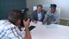 Inilah wawancara resmi pertama kali Raheem Sterling setelah pindah ke Manchester City. Sterling mengungkapkan alasan kepindahannya ke Manchester City.