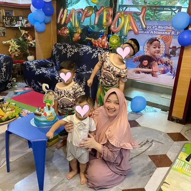6 Potret Terbaru Maissy Mantan Penyanyi Cilik Era 90-an, Kini Jadi Dokter