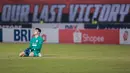 Reaksi kiper Borneo FC, Nadeo Argawinata setelah menahan imbang 1-1 Persija Jakarta dalam pertandingan pekan ketujuh BRI Liga 1 2023/2024 yang berlangsung di Stadion Patriot Candrabhaga, Bekasi, Rabu (9/8/2023). (Bola.com/Bagaskara Lazuardi)