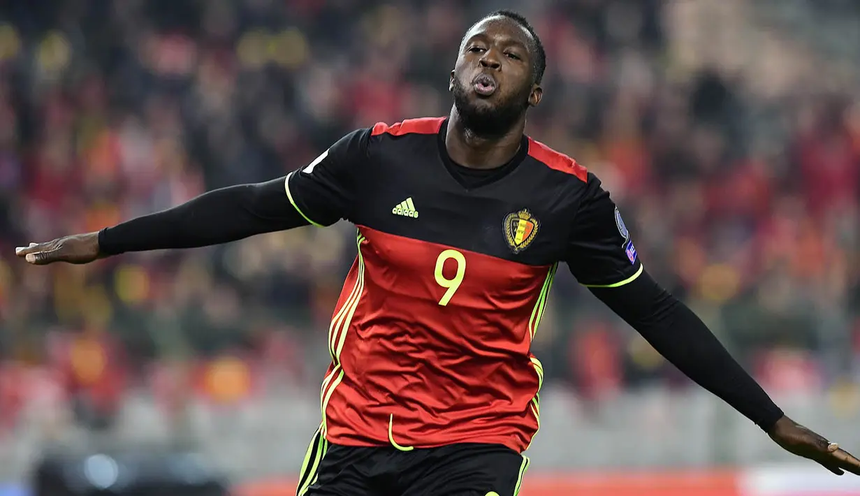 Striker Belgia, Romelu Lukaku, merayakan gol yang dicetaknya ke gawang Estonia. (AFP/Emmanuel Dunand)