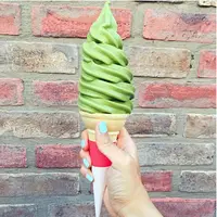 10 Es Krim yang Bikin Musim Kemarau Terasa Lebih Adem