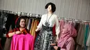 Iriana Jokowi Kunjungi Tuty Adib Untuk Fitting Baju (M. Akrom Sukarya/Bintang.com)