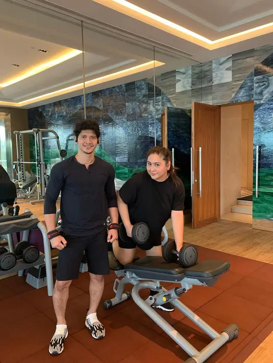 Audy Item (Instagram/audyitem)