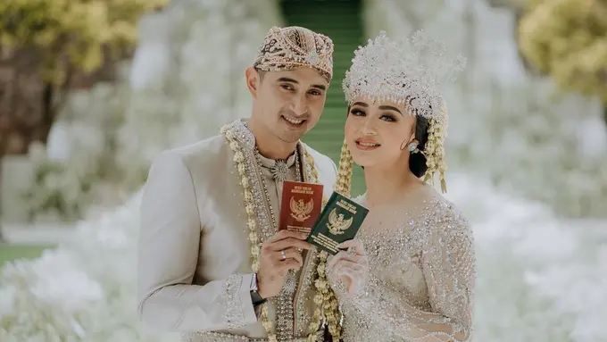 [Fimela] Ali Syakieb dan Margin Wieheerm