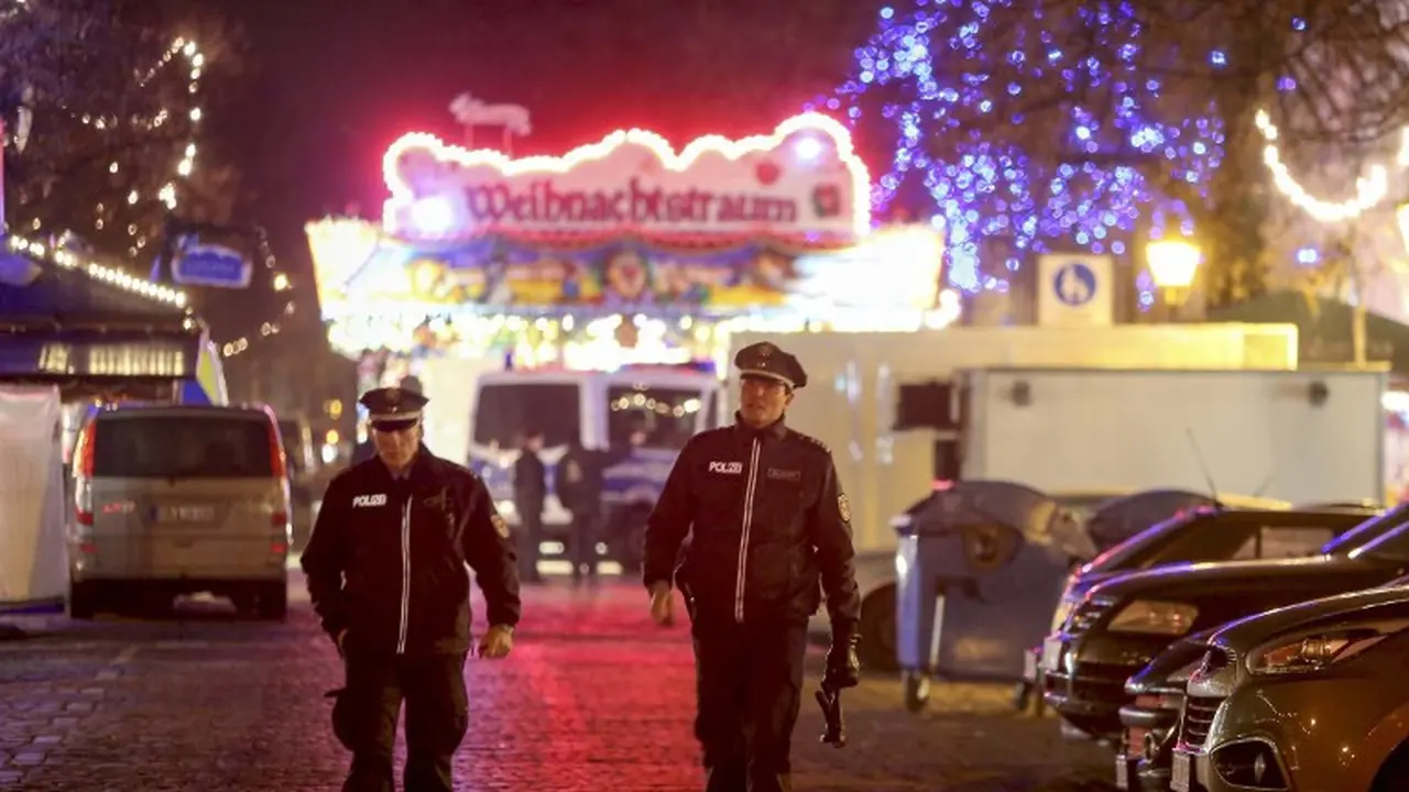 Paket Misterius Berisi Bom Paku Ditemukan di Pasar Natal Jerman