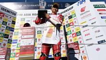 Pembalap Astra Honda Racing Team (AHRT), Fadillah Arbi Aditama, resmi menorehkan prestasi gemilang dengan meraih gelar Juara Asia AP250 pada seri terakhir ARRC 2025 di Buriram, Thailand. Kemenangan ini meneruskan tradisi dominasi CBR250RR sebagai yang terbaik di Asia. (PT. AHM)