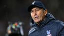Tony Pulis. Pelatih asal Wales yang kini berusia 64 tahun ini merebut gelar Manager of The Season di Liga Inggris musim 2013/2014 bersama Crystal Palace yang dibesutnya mulai November 2013 hingga Agustus 2014. The Eagles dibawanya lolos dari degradasi dan finis di posisi ke-11. (AFP/Adrian Dennis)