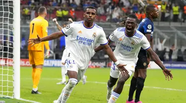 Pemain Real Madrid Rodrygo melakukan selebrasi usai mencetak gol ke gawang Inter Milan pada pertandingan Grup D Liga Champions di Stadion San Siro, Milan, Italia, Rabu (15/9/2021). Real Madrid menang 1-0. (AP Photo/Antonio Calanni)