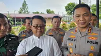  Pastor Paroki di Gereja Bunda Maria Ratu Sukatani, Romo Dionisius Aditejo Saputro saat ditemui usai peribadatan di Gereja Bunda Maria Ratu Sukatani, Depok. (Liputan6.com/Dicky Agung Prihanto)