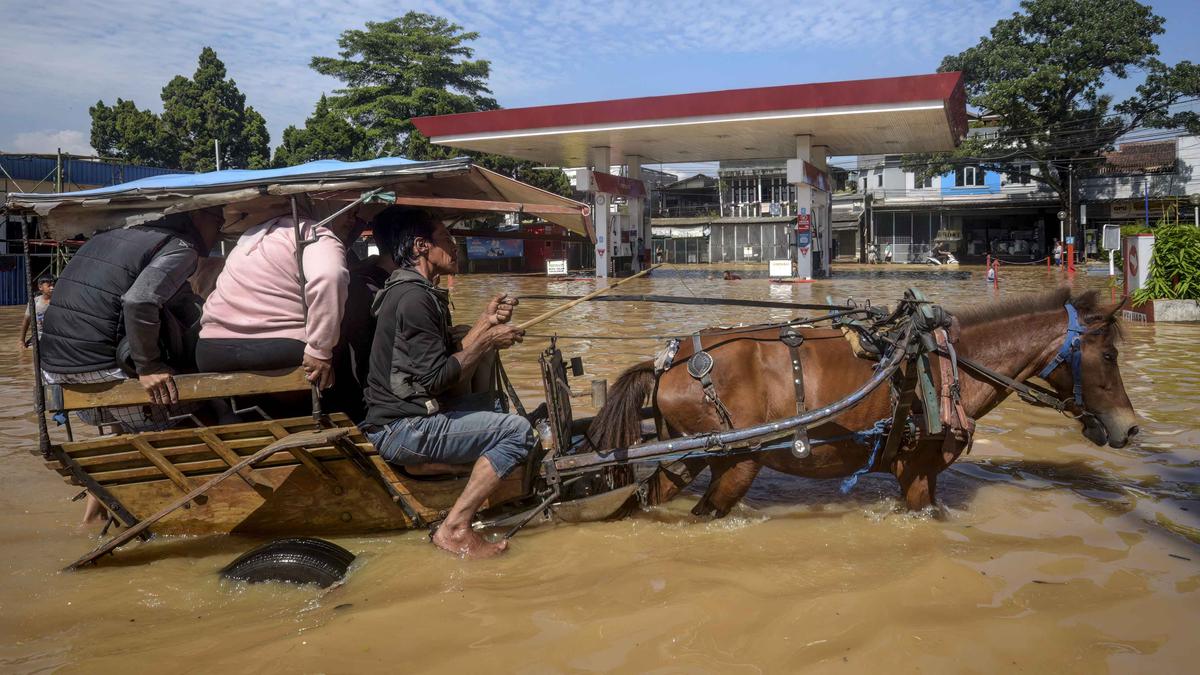Sungai Citarum Meluap, Tiga Kecamatan di Kabupaten Bandung Terendam Banjir