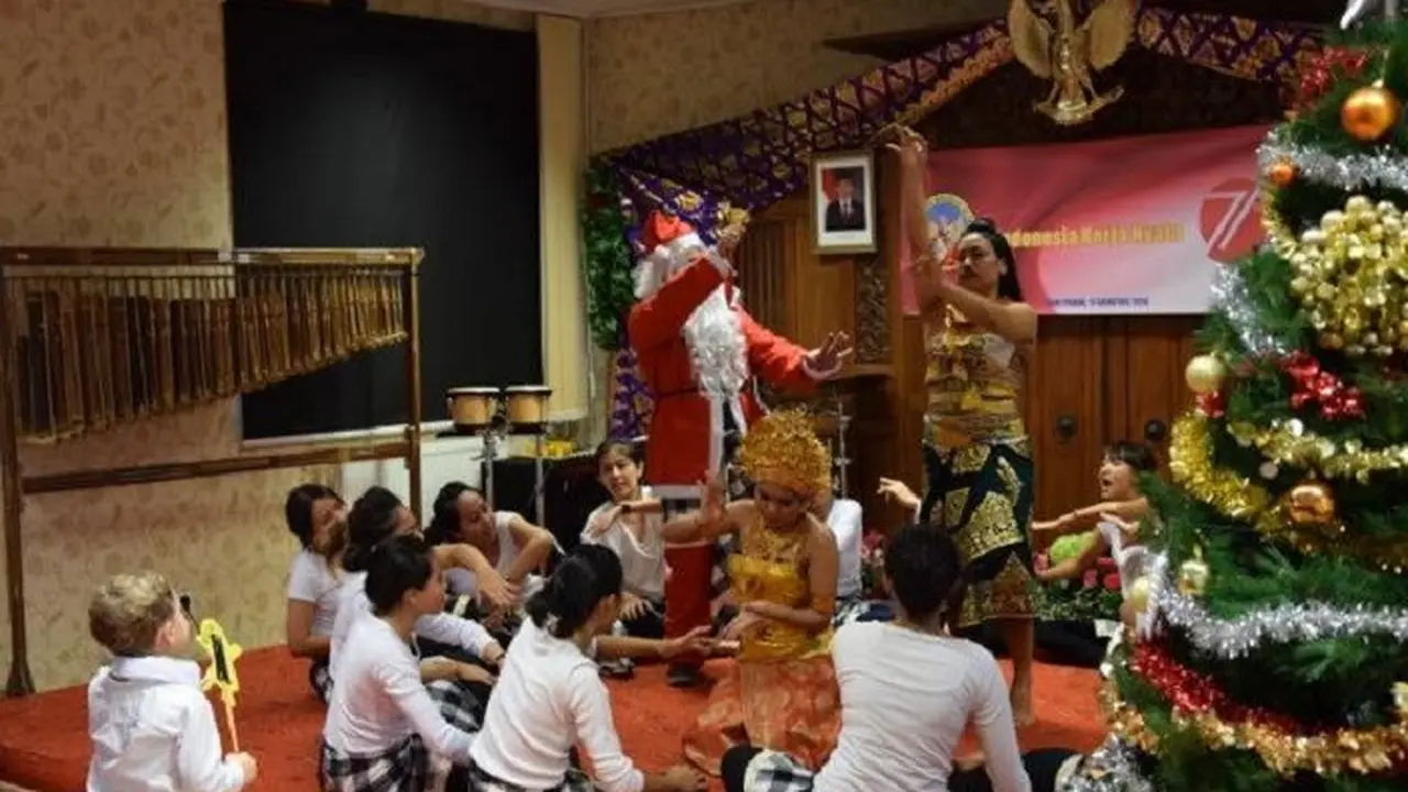 Natal dan Galungan KBRI Praha