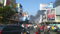 Kebakaran hebat di Cirebon hanguskan lima toko mainan (Liputan6.com / Panji Prayitno)