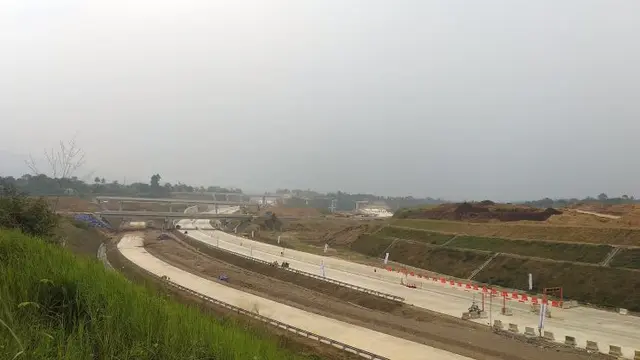 Tol Ciawi-Bogor-Sukabumi (Bocimi) Seksi I, yakni dari Ciawi sampai Cigombong mulai dibuka secara fungsional mulai Jumat, 8 Juni 2018. (Maulandy/Liputan6.com)