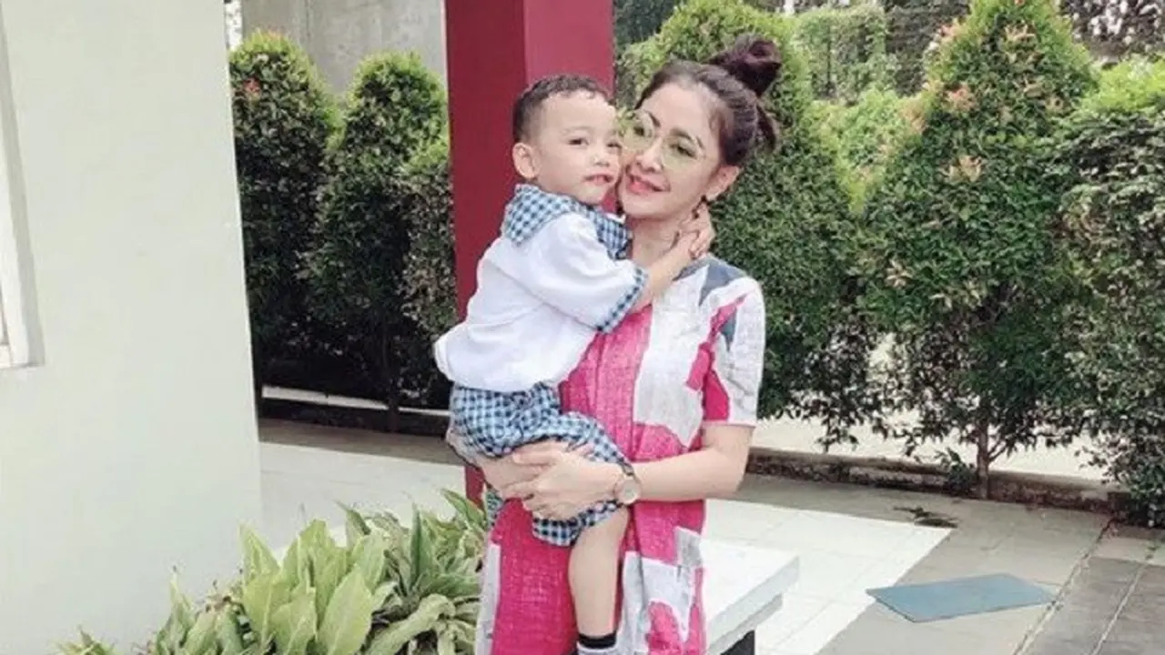 [Fimela] Uut Permatasari