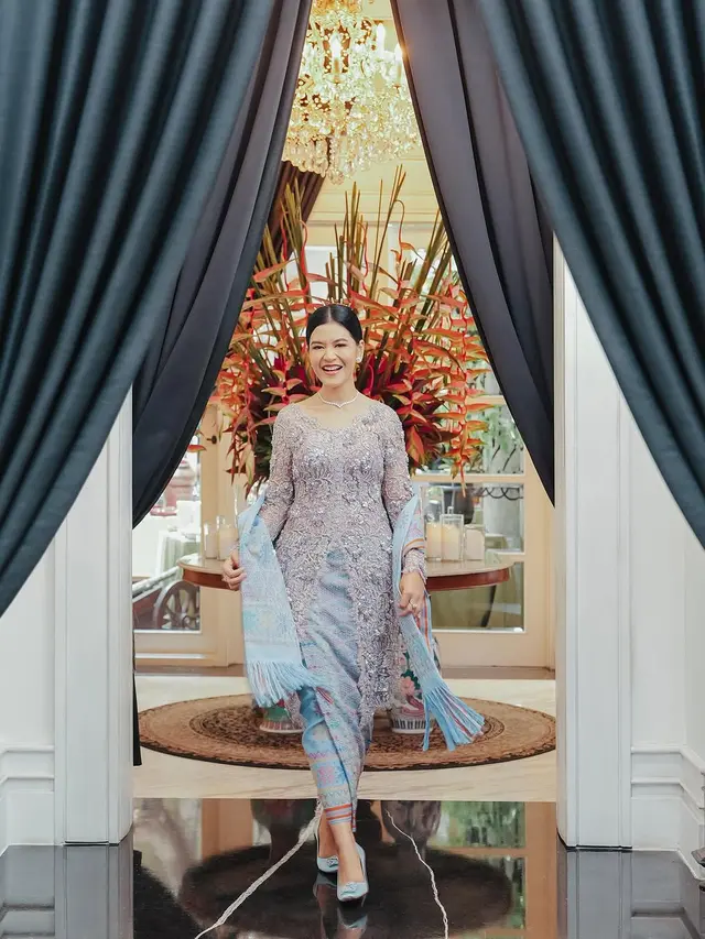 Deretan Sepatu Branded Kahiyang Ayu yang Iringi Tampilan Mewahnya di Berbagai Tampilan