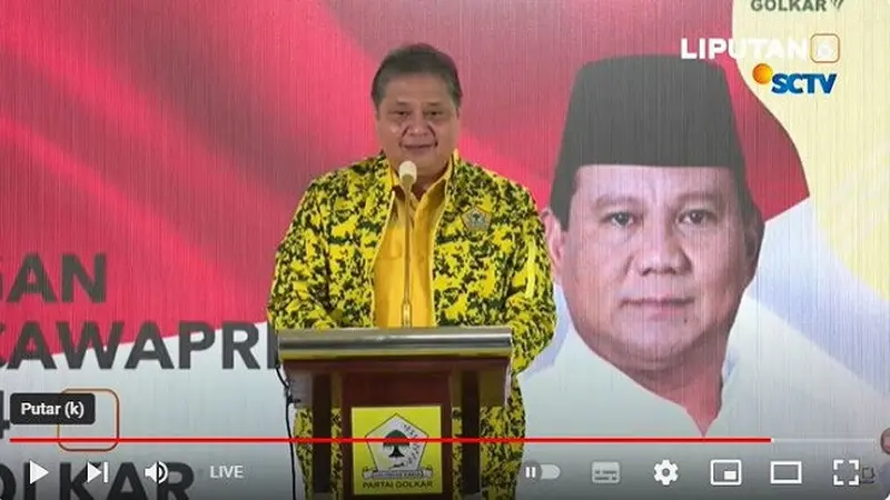 Ketua Umum Partai Golkar, Airlangga Hartarto saat mengumumkan Prabowo Subianto dan Gibran Rakabuming Raka sebagai bakal capres-cawapres Pemilu 2024 di Rapimnas Partai Golkar, Jakarta, Sabtu (21/10/2023). (YouTube Liputan6)
