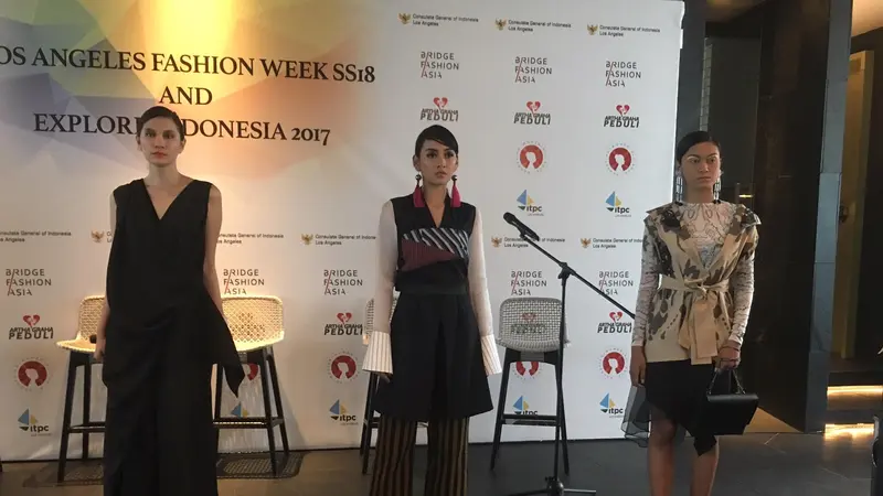 Lima desainer Indonesia akan menampilkan koleksi mereka di Los Angeles Fashion Week (LAFW) 2018 yang akan digelar pada 4-8 Oktober 2017.