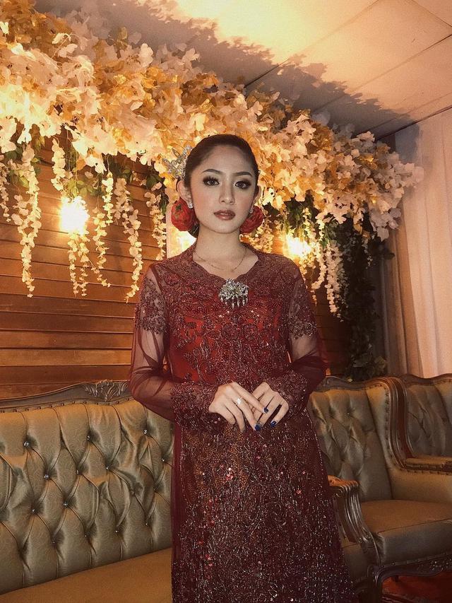 Menikah Sinetron, Ini 7 Gaya Natalie Zenn Tampil Dalam Busana Pengantin