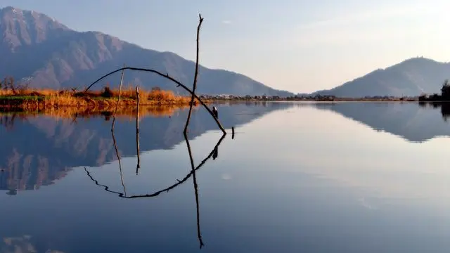 Nigeen Lake