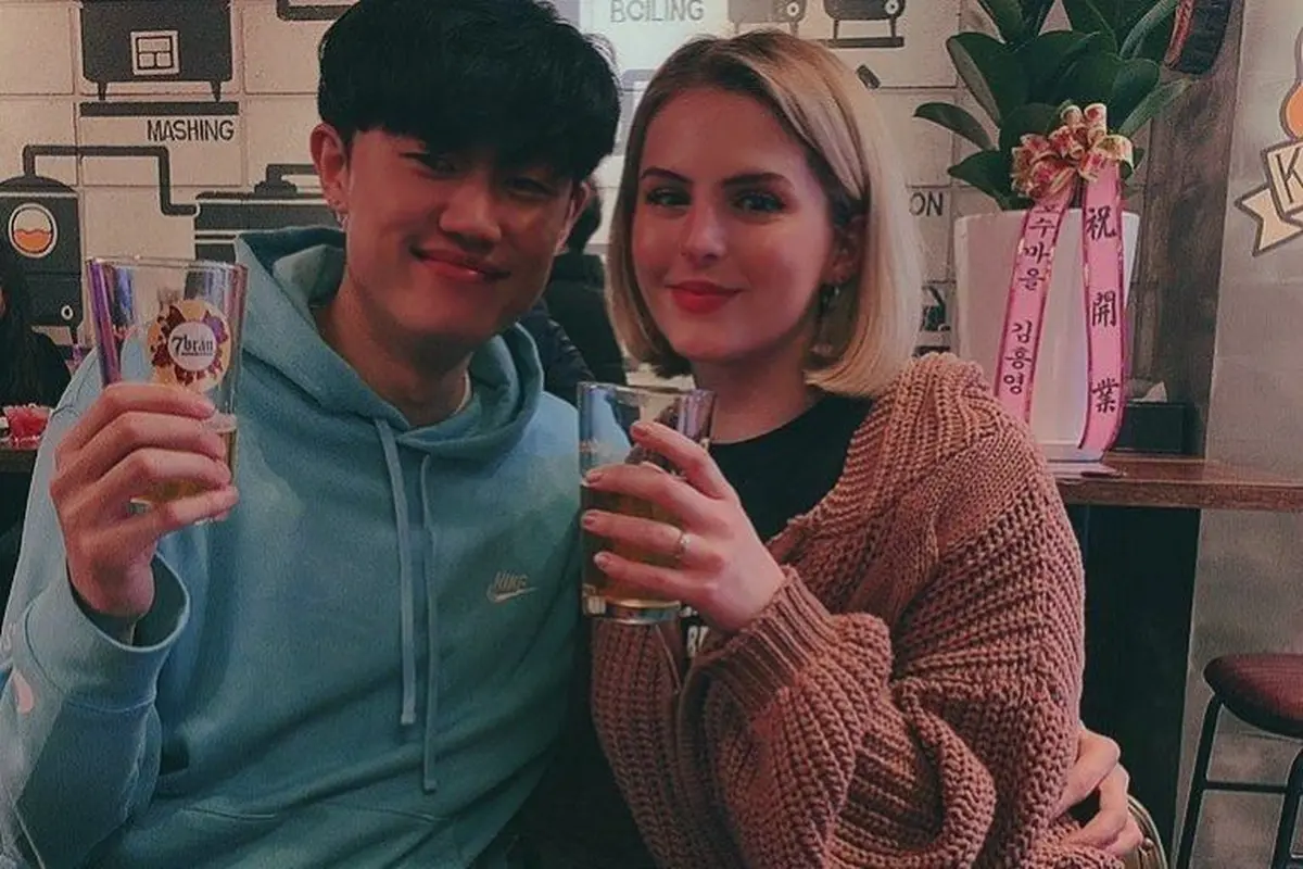 Pasangan Jin dan Hattie dari Korea Selatan dan Inggris yang sukses dengan kanal Youtube mereka