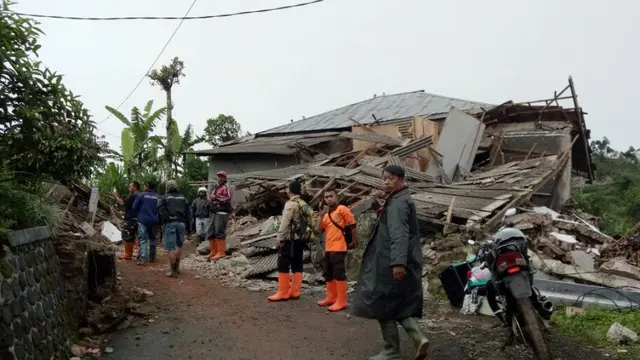 Sebanyak 600 relawan lebih terlibat dalam penanganan paska-gempa Banjarnegara. (Foto: Liputan6.com/Mimid BPBD/Muhamad Ridlo)