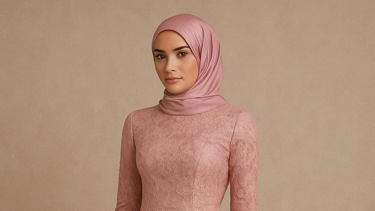 8 Desain Gamis Mermaid Kombinasi Brokat untuk Tampil Elegan, Anggun &amp; Feminin di Segala Acara
