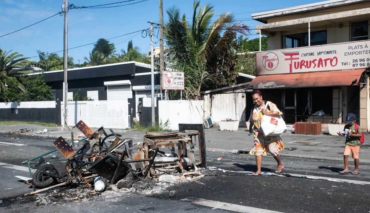 Ratusan personel keamanan Prancis diterjunkan untuk memulihkan ketertiban di wilayah pulau Pasifik Kaledonia Baru pada 18 Mei 2024. (Delphine Mayeur/AFP)