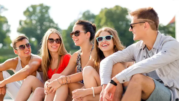 [bintang] Diajak Nongkrong, 5 Shio Ini Malah Sibuk Tebar Pesona