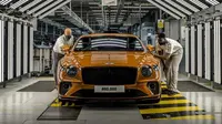 Bentley rayakan produksi Continental GT ke-8000 (carscoops)
